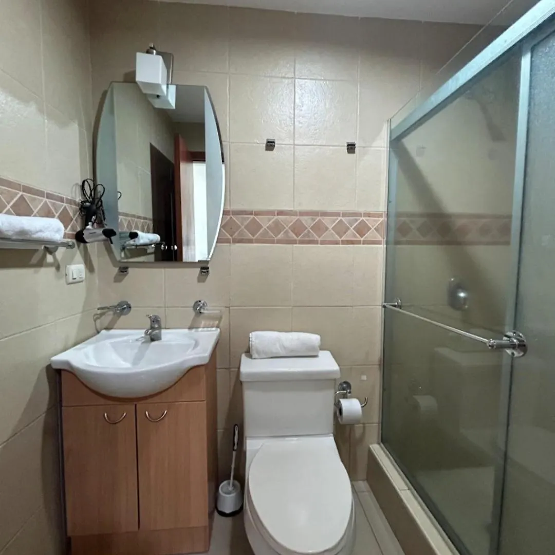 Ecusuites Mall Del Sol Premium 96Parking-Airport Гуаякиль